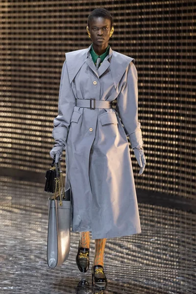 Look 19